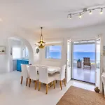 The Antiparos Windmill * Γκρότα